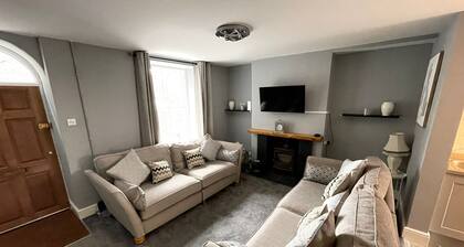 Four bedded grade two listed 1800's house on chapel grounds