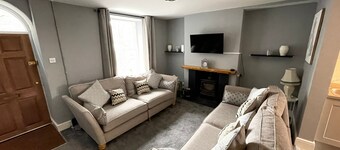 Four bedded grade two listed 1800's house on chapel grounds