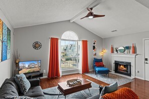 Smart TV - Executive Condo - Gigabit Wi-Fi - Near Redstone Arsenal - 2 beds-2 baths (Madison)