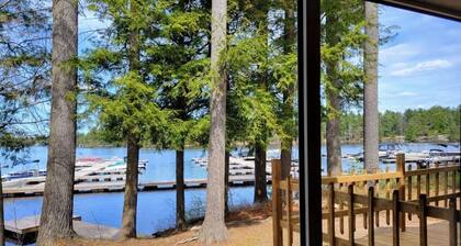 Lakefront Muskoka Beautiful Cottage