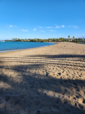 Beach nearby, sun-loungers, beach towels