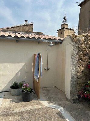 Enceinte de l’hébergement