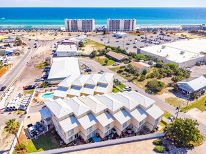 Exterior - WALK TO BEACH! Spacious, Sleeps 12! Gulf View, Pool & Grill (Panama City Beach)