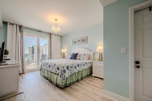 3 camere, una scrivania, ferro/asse da stiro, Wi-Fi gratuito