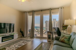 Smart TV, fireplace, offices, printers - Ocean -View Laketown Luxury 510. Sleeps 8. 18+OK (Panama City Beach)