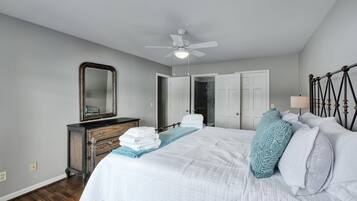 5 bedrooms, desk, travel crib, free WiFi