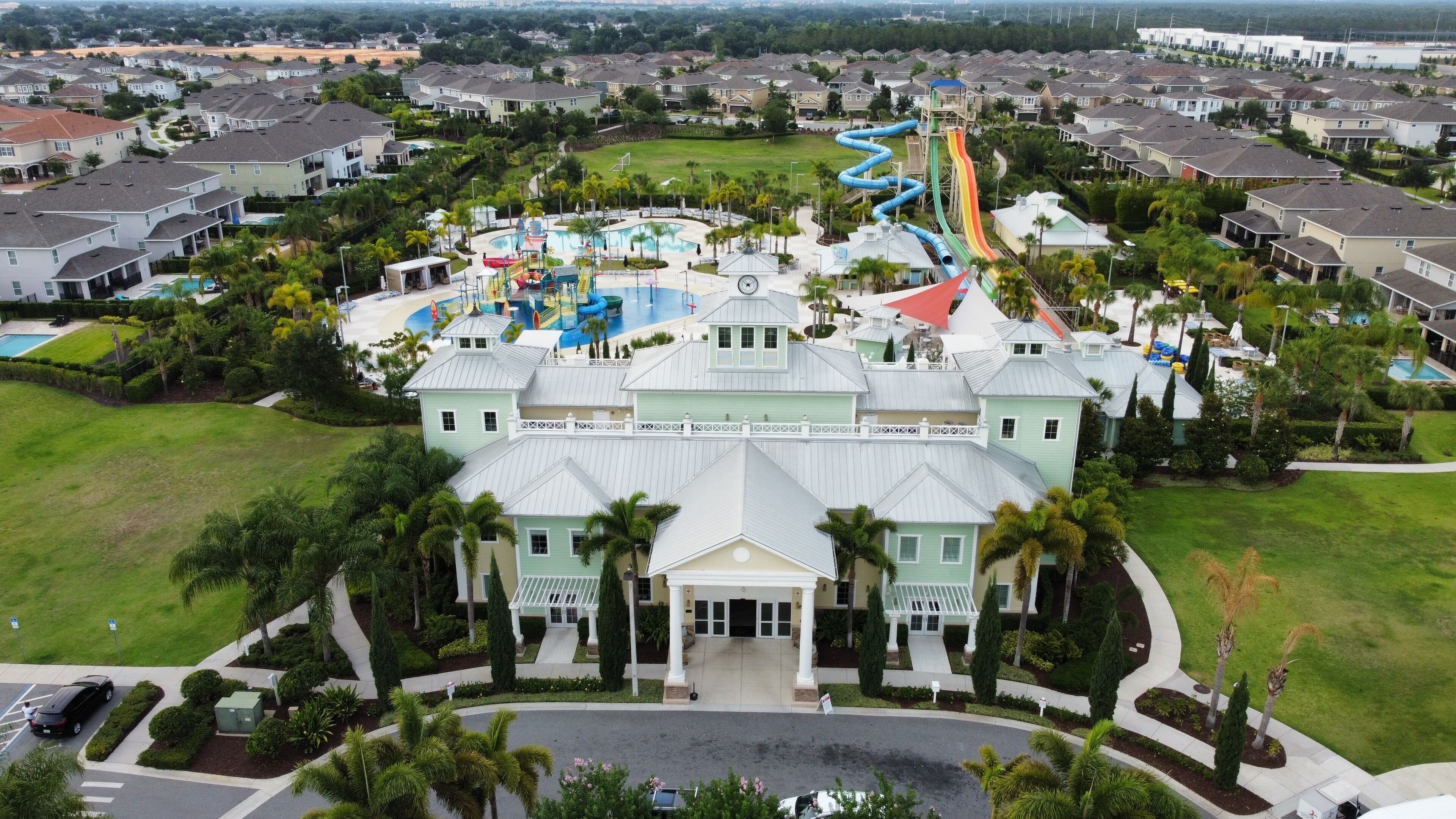 المنشأة من الخارج