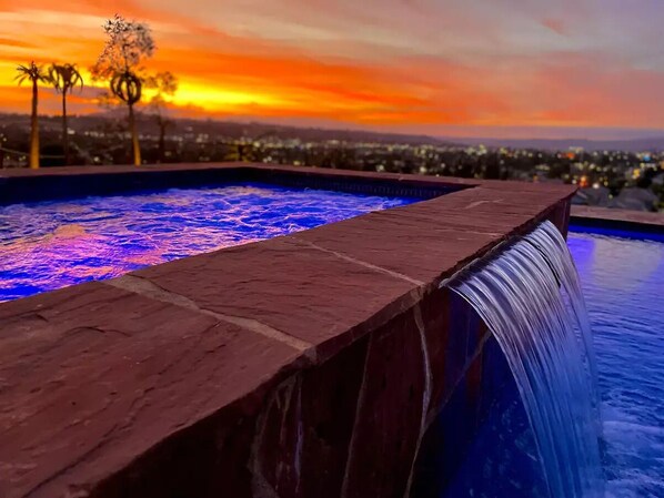Outdoor pool, a heated pool - Zen Hilltop Resort: Heated Infinity Pool, Spa, 360° SoCal Views (El Cajon)