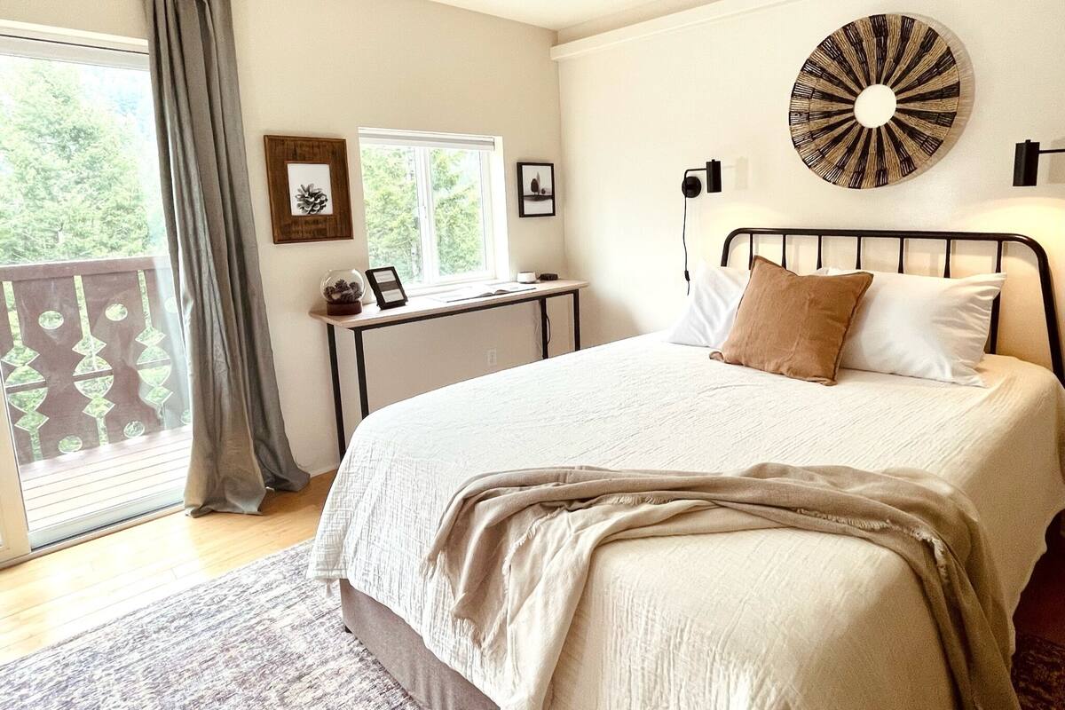 Signature Room, 1 Katil Ratu (Queen), Mountain View | Ruang kerja komputer riba, Wi-fi percuma, dihias secara berasingan 
