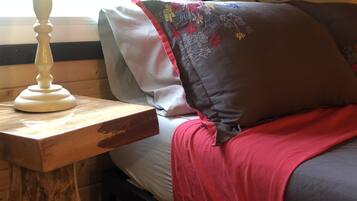 旅行婴儿床、免费 WiFi、床单
