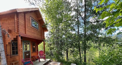 Discover Funky Bunky: Your Rustic Retreat 5 Min from Nelson