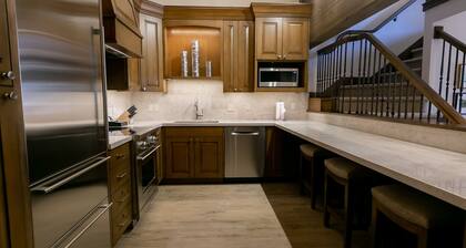 Sultan Two Bedroom Loft Suite with Majestic Mountain Views 2 Condo by RedAwning