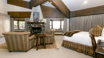 Suite, 3 Bedrooms | 3 bedrooms, desk, laptop workspace, free WiFi