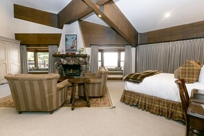 3 bedrooms, desk, laptop workspace, free WiFi - Bald Eagle Three Bedroom Suite in the Heart of Park City 3 Condo by RedAwning (Park City)
