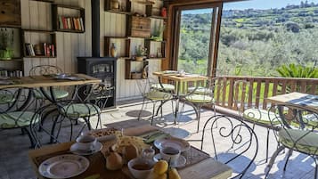 Petit-déjeuner buffet compris tous les jours