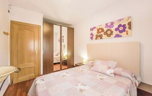 3 bedrooms, free WiFi, bed sheets - Rural house touching the garraf natural park (Can Mitjans)