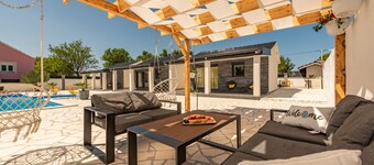 Uniqe Villa-V with a large pool