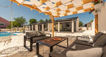 Uniqe Villa-V with a large pool