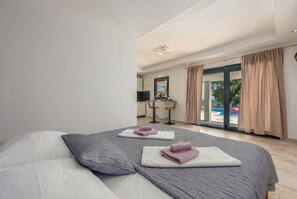 3 habitaciones, tabla de planchar con plancha y wifi gratis 