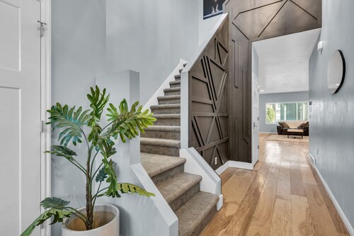 LOCATION!  HUGE MODERN HOUSE 3BA/3BR BLUFFDALE