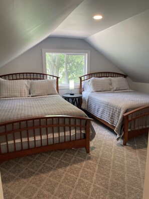 3 Schlafzimmer, Schreibtisch, Bügeleisen/Bügelbrett, kostenloses WLAN
