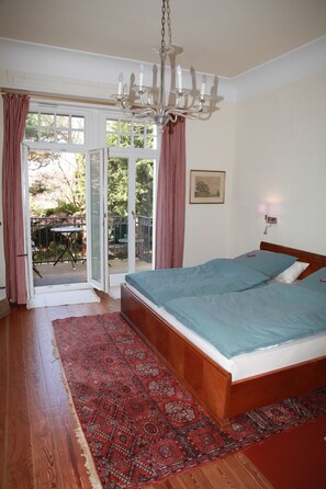 2 habitaciones, tabla de planchar con plancha y wifi gratis 