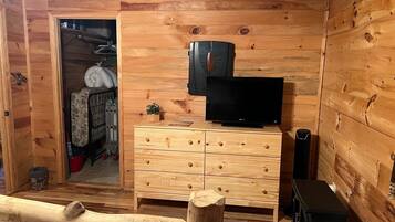 Smart-TV, Kamin, DVD-Player