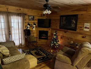 Smart TV, fireplace, DVD player