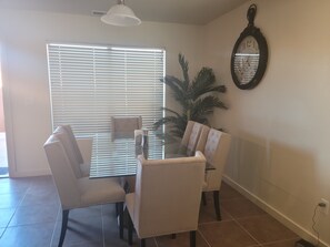 Dining - Brand New Rim Vista Townhome 2 Bed 2.5 Bath (Moab)