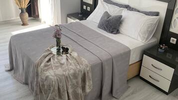 Kamar Double Standar | Seprai premium, Wi-Fi gratis, dan seprai linen