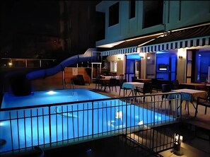 Alberca al aire libre por temporada