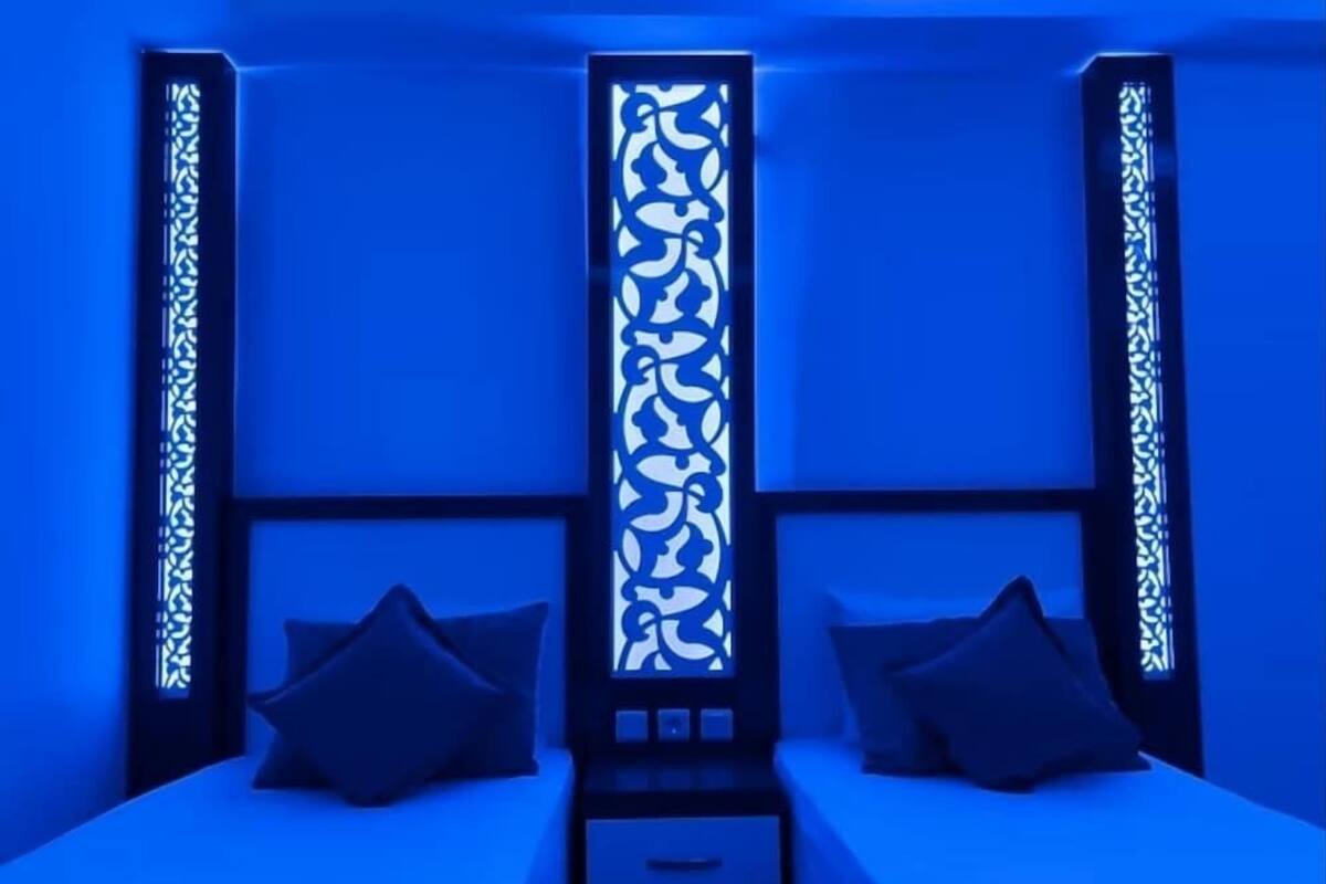 Premium bedding, WiFi (free), bed sheets