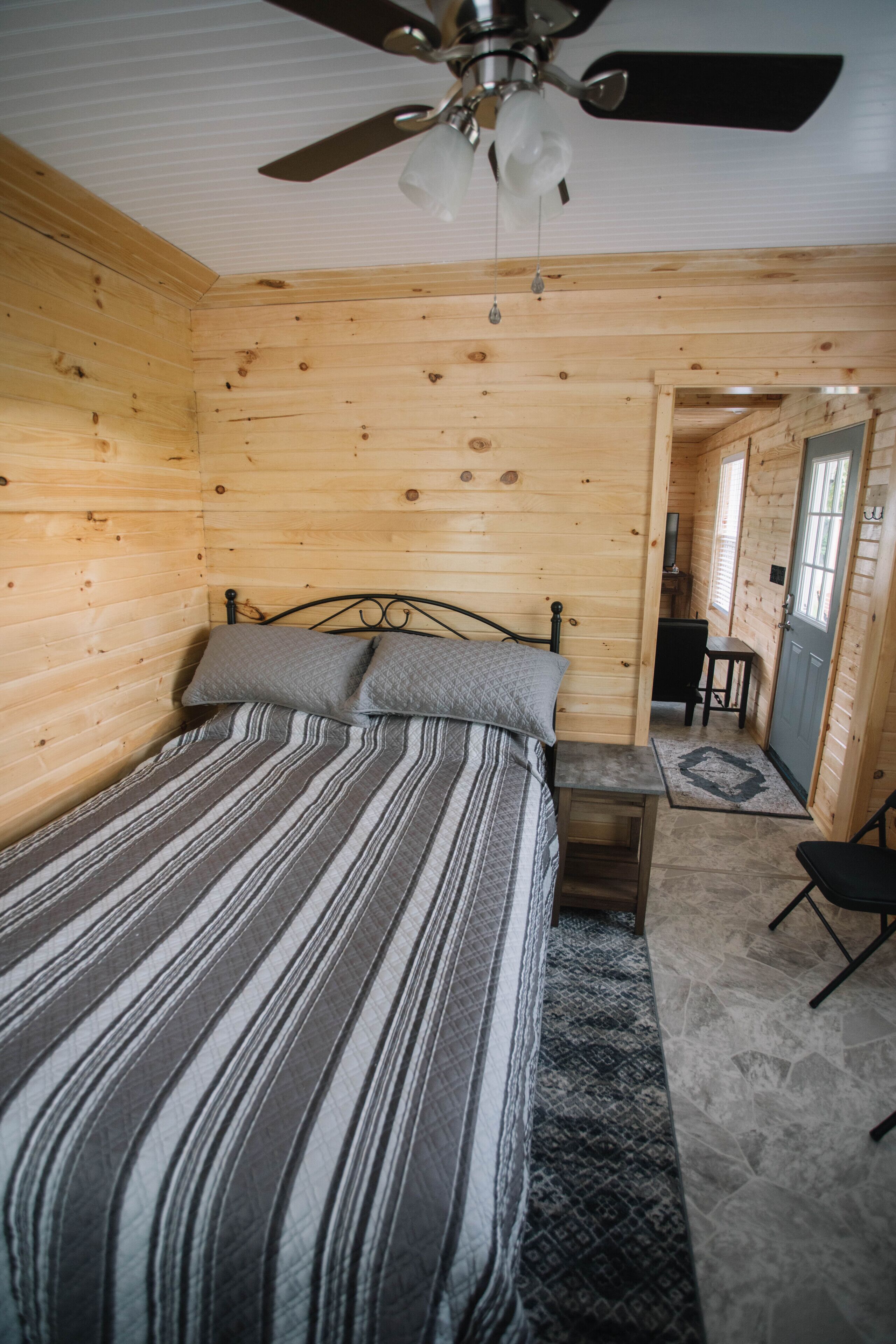 Little House on Dairy Near Ark See Calves and Goats , Dry Ridge, KY Vacation Rental Cottage