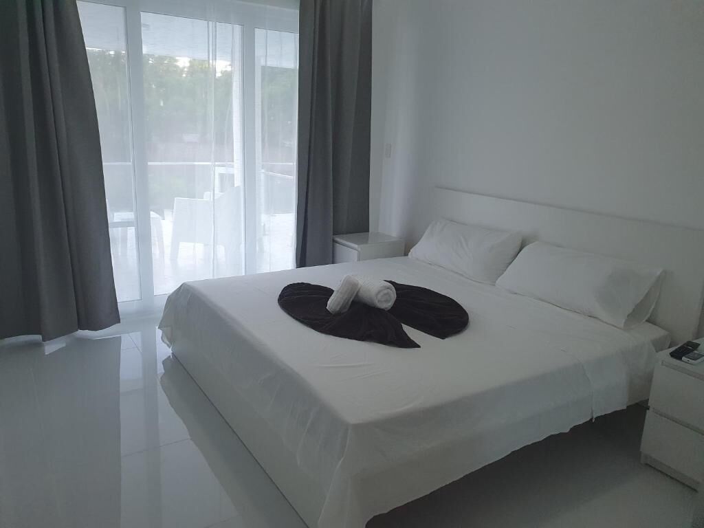 1 室のベッドルーム、WiFi