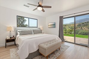 3 bedrooms, desk, iron/ironing board, free WiFi