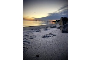 Beach nearby, sun-loungers, beach towels