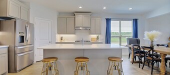 New home, Argyle TX, 4 Bd rooms, 5 bds, 3 Bathrooms, Office, Gameroom, Sleeps 11
