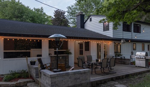 Shea Oaks Getaway; Lake Geneva Private Heated Pool