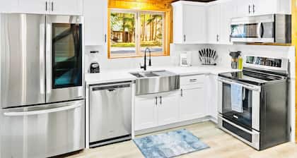 White Pass Wonder - Hot Tub, Wifi, Wood Stove