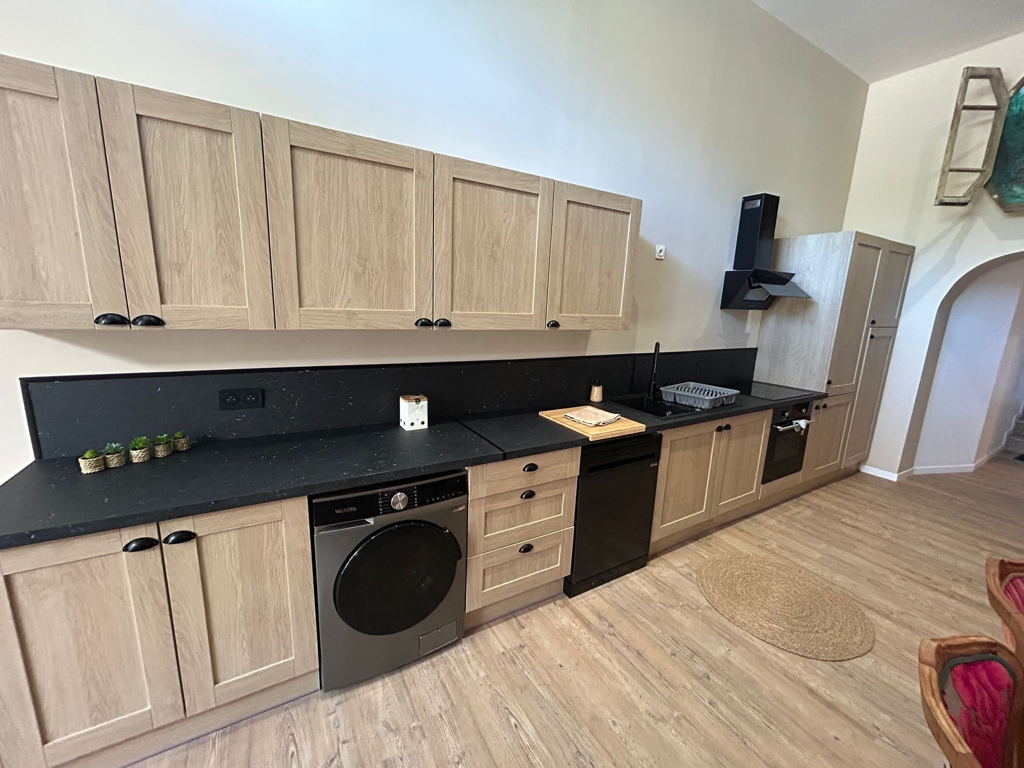 Micro-ondes, four, plaque de cuisson, lave-vaisselle