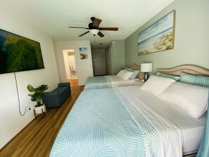 2 Schlafzimmer, Zimmersafe, Schreibtisch, Bügeleisen/Bügelbrett