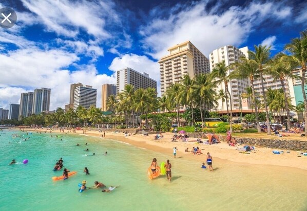 サンラウンジャー、ビーチタオル