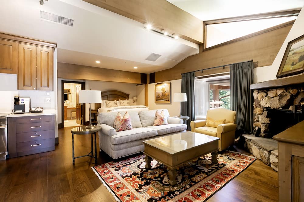 Sterling One Bedroom Suite in Great location with Majestic Mountain Views 1 Condo by RedAwning