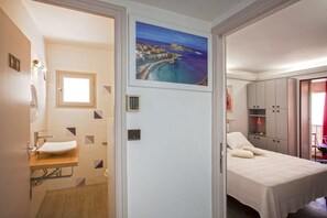 2 slaapkamers, een strijkplank/strijkijzer, wifi, beddengoed