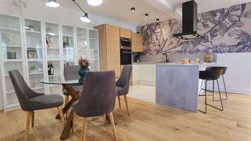 Fridge, microwave, oven, dishwasher