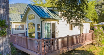 Strawhouse Resorts on the Beautiful Trinity River