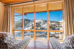 Townhome, 5 Bedrooms | Interior
