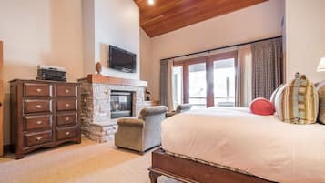 Pientalo, 5 makuuhuonetta | 5 makuuhuonetta, kannettavalle tietokoneelle sopiva työtila