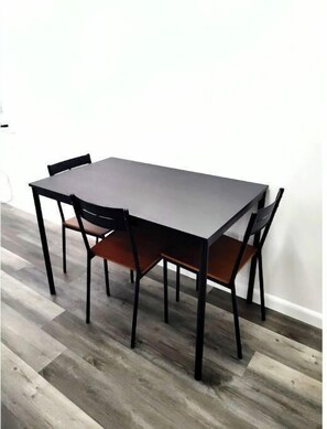 Dining - Retro Cottage -  Short Walk to Wilton Dr. ,WIFI, Free Parking (Wilton Manors)