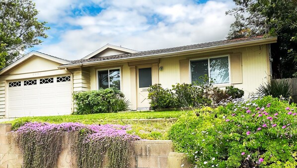 Exterior - Family House Close to All (San Diego)